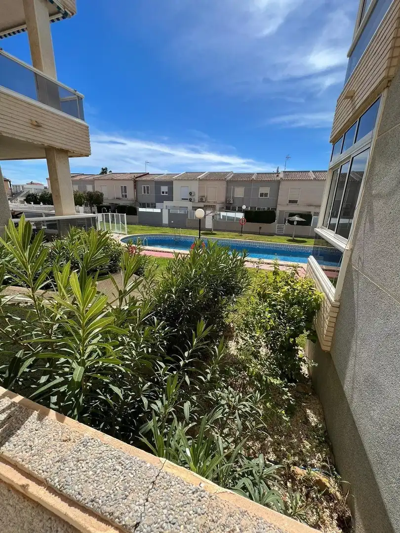 Apartment with pool for sale in Nueva Torrevieja - Aguas Nuevas