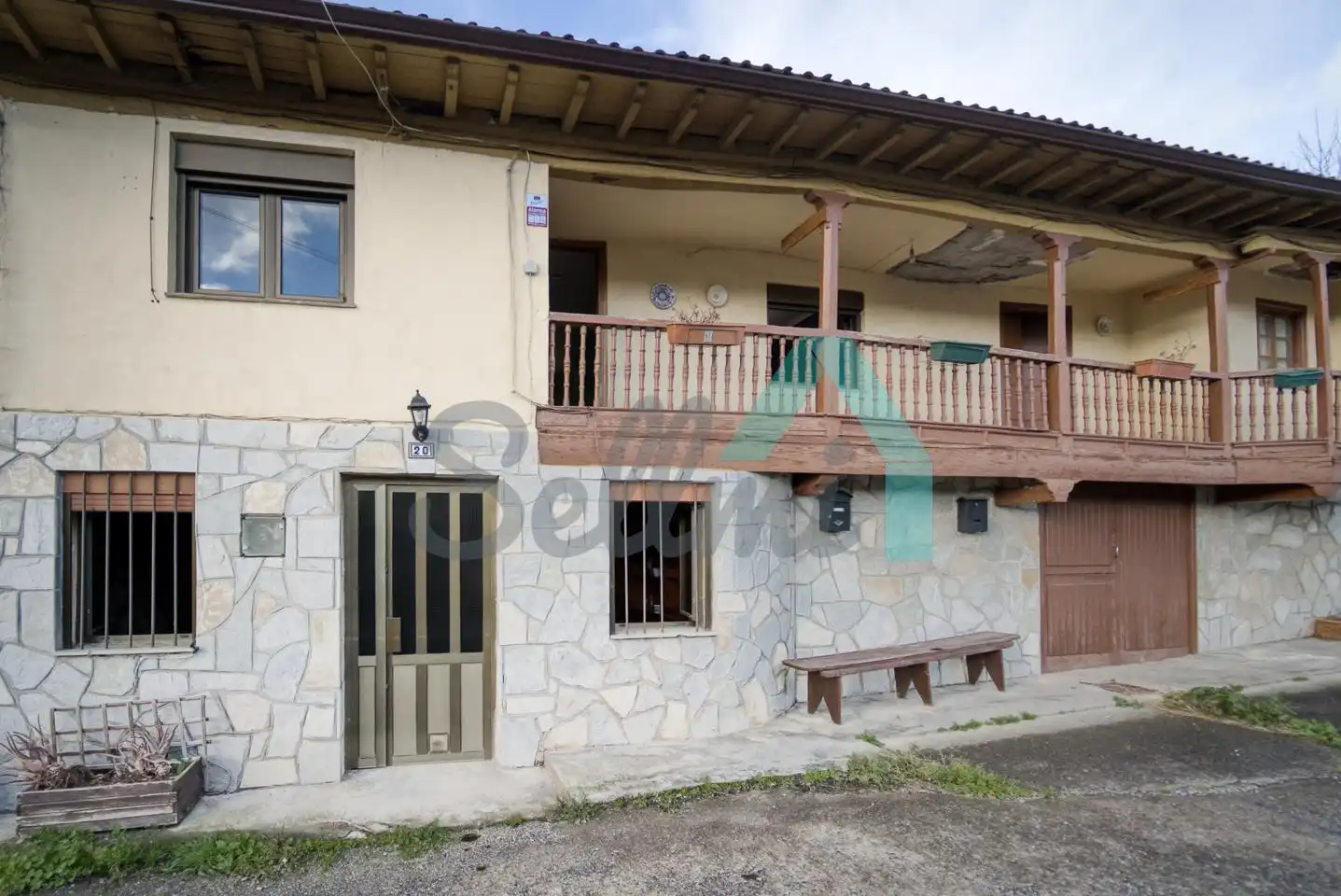 Vista exterior de Casa o xalet en venda en Oviedo  amb Calefacció, Jardí privat i Terrassa