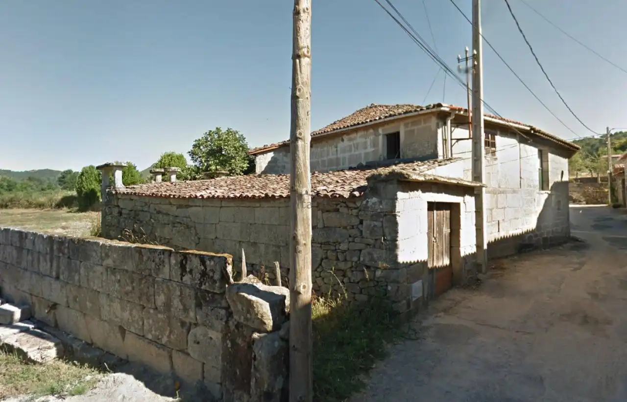 Casa rústica amb jardí en venda a Esgos