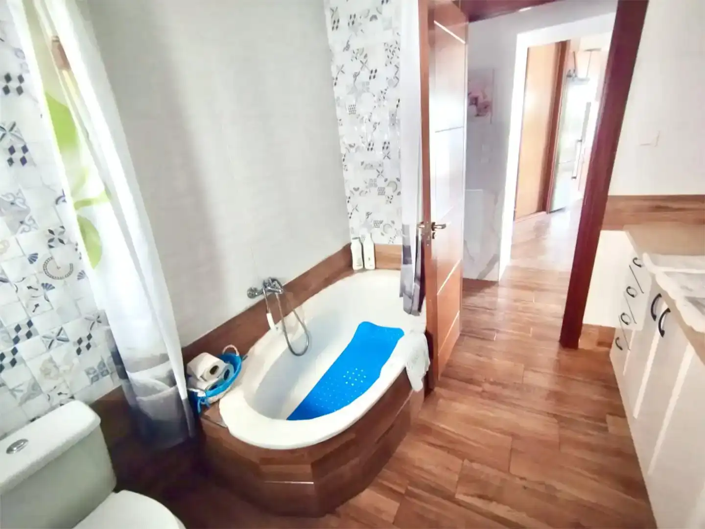 Baño de Piso en venta en Maracena con Aire acondicionado, Piscina y Balcón