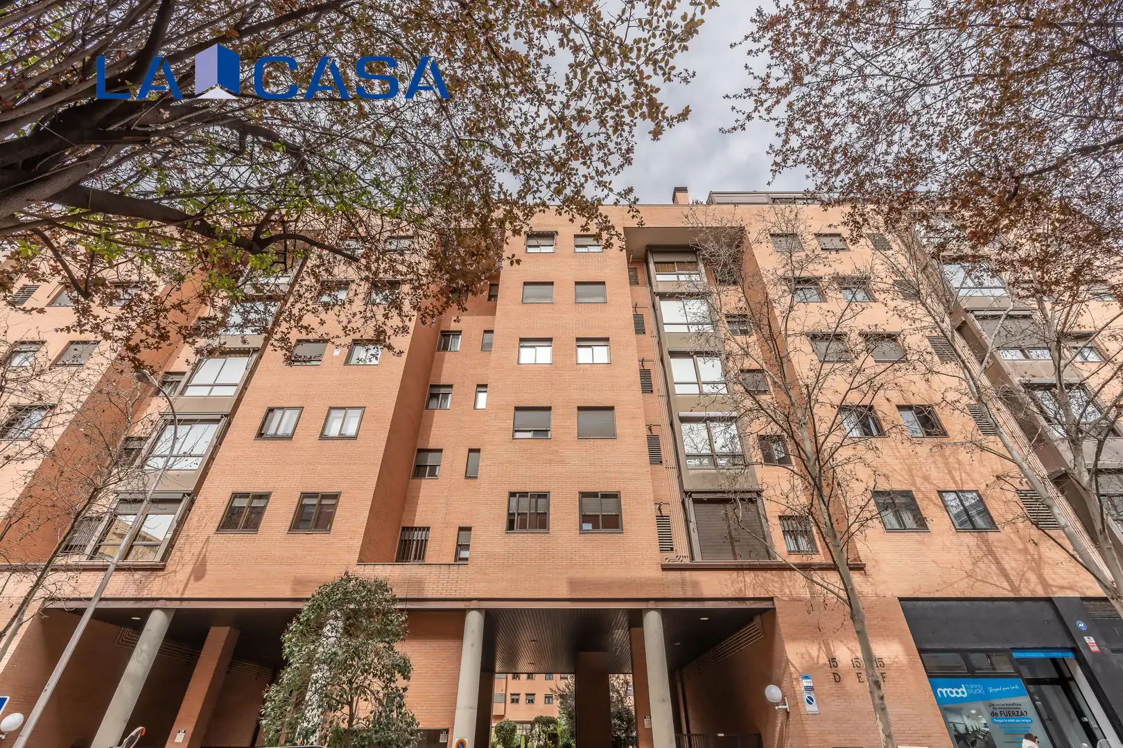 Vista exterior de Pis en venda en Madrid amb Calefacció i Piscina