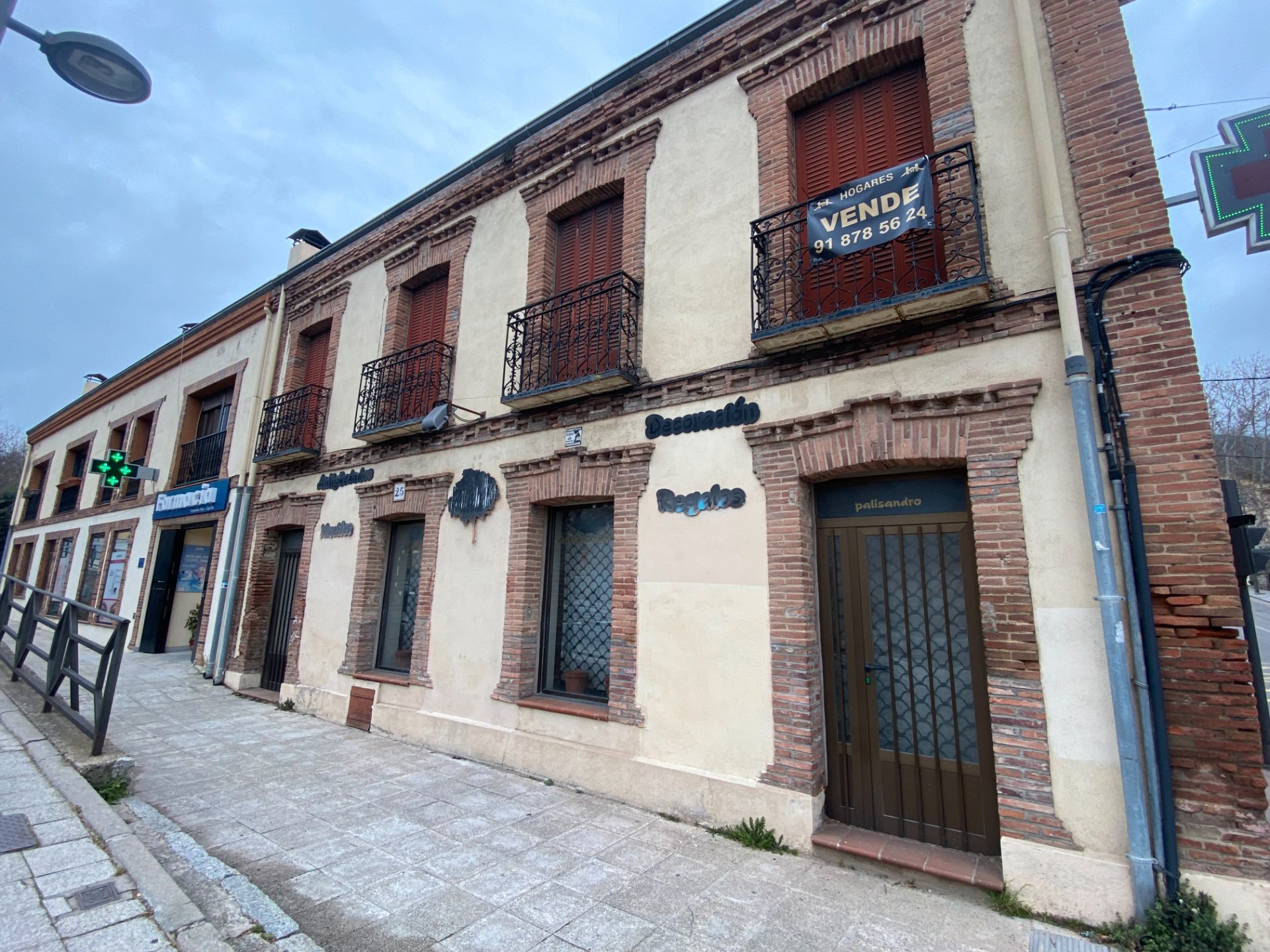 Vista exterior de Casa adosada en venda en San Lorenzo de El Escorial amb Terrassa i Balcó