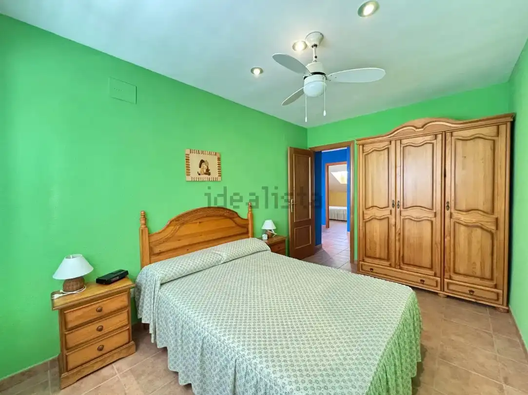 Habitación de Casa adosada en venta en Sagunto / Sagunt con Aire acondicionado, Calefacción y Jardín privado