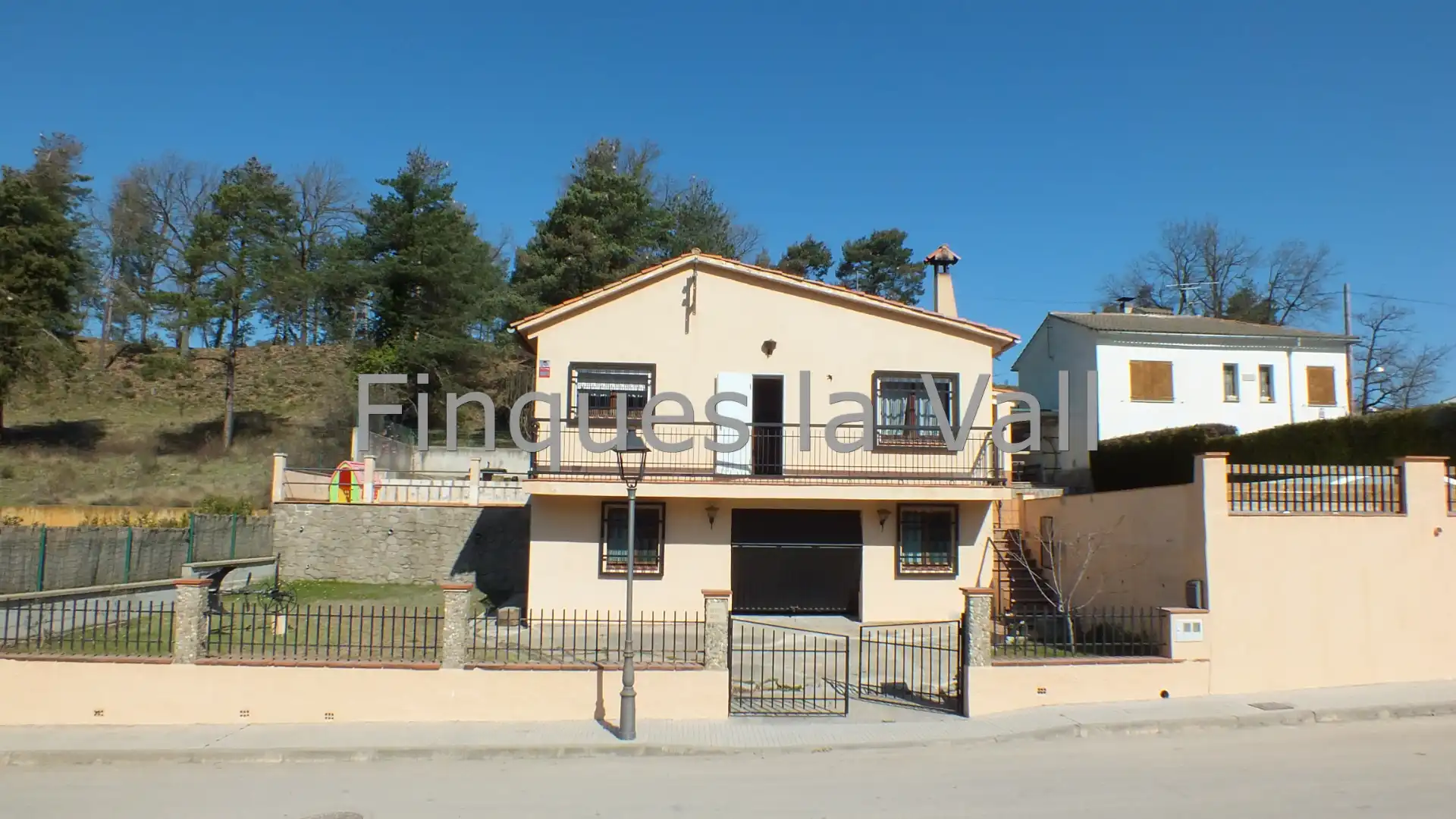 Exterior view of Houses for sale in Sant Agustí de Lluçanès  with Heating, Private garden and Terrace
