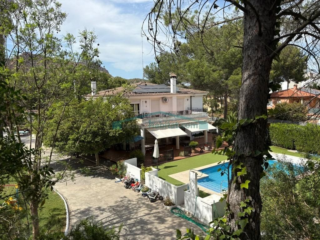 Vista exterior de Casa o xalet en venda en Gilet amb Aire condicionat, Calefacció i Jardí privat
