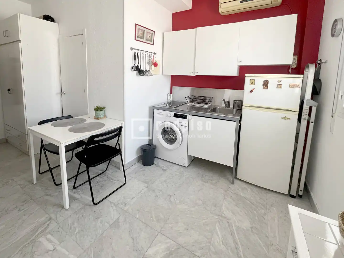 Cuina de Estudi de lloguer en Sevilla amb Aire condicionat, Calefacció i Terrassa