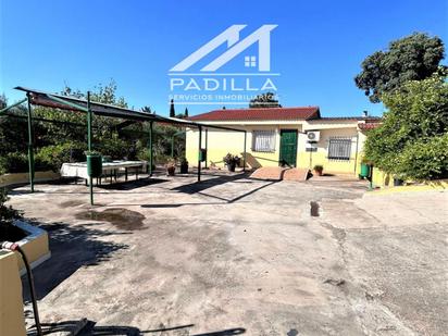 Exterior view of House or chalet for sale in Población de Arroyo