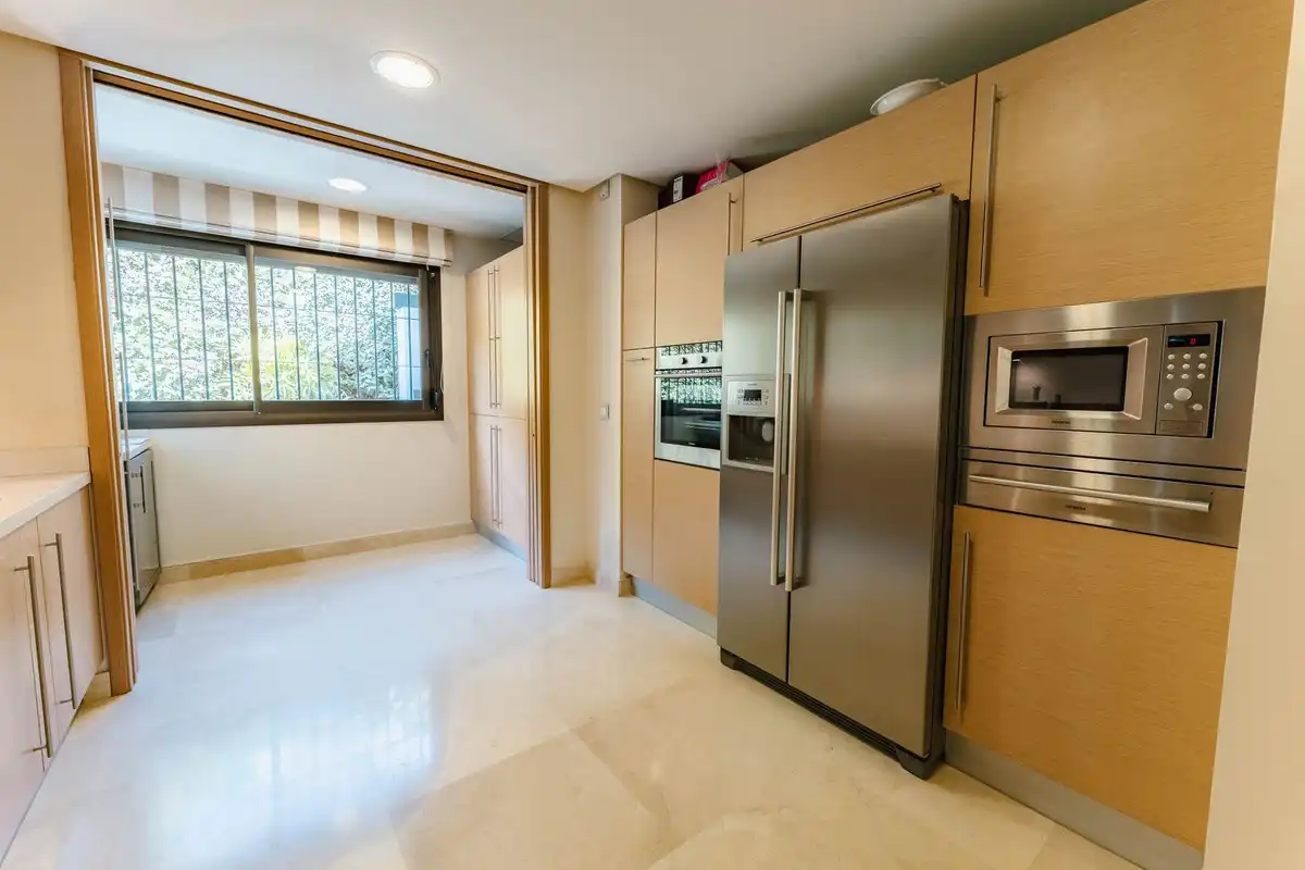 Cuina de Apartament en venda en Benahavís amb Alarma