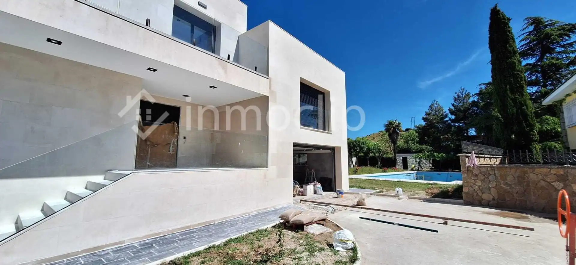 Vista exterior de Casa o xalet en venda en Villamayor amb Calefacció, Jardí privat i Terrassa