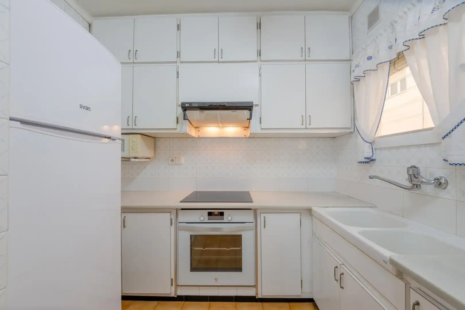 Kitchen of Apartments for sale in Girona Capital