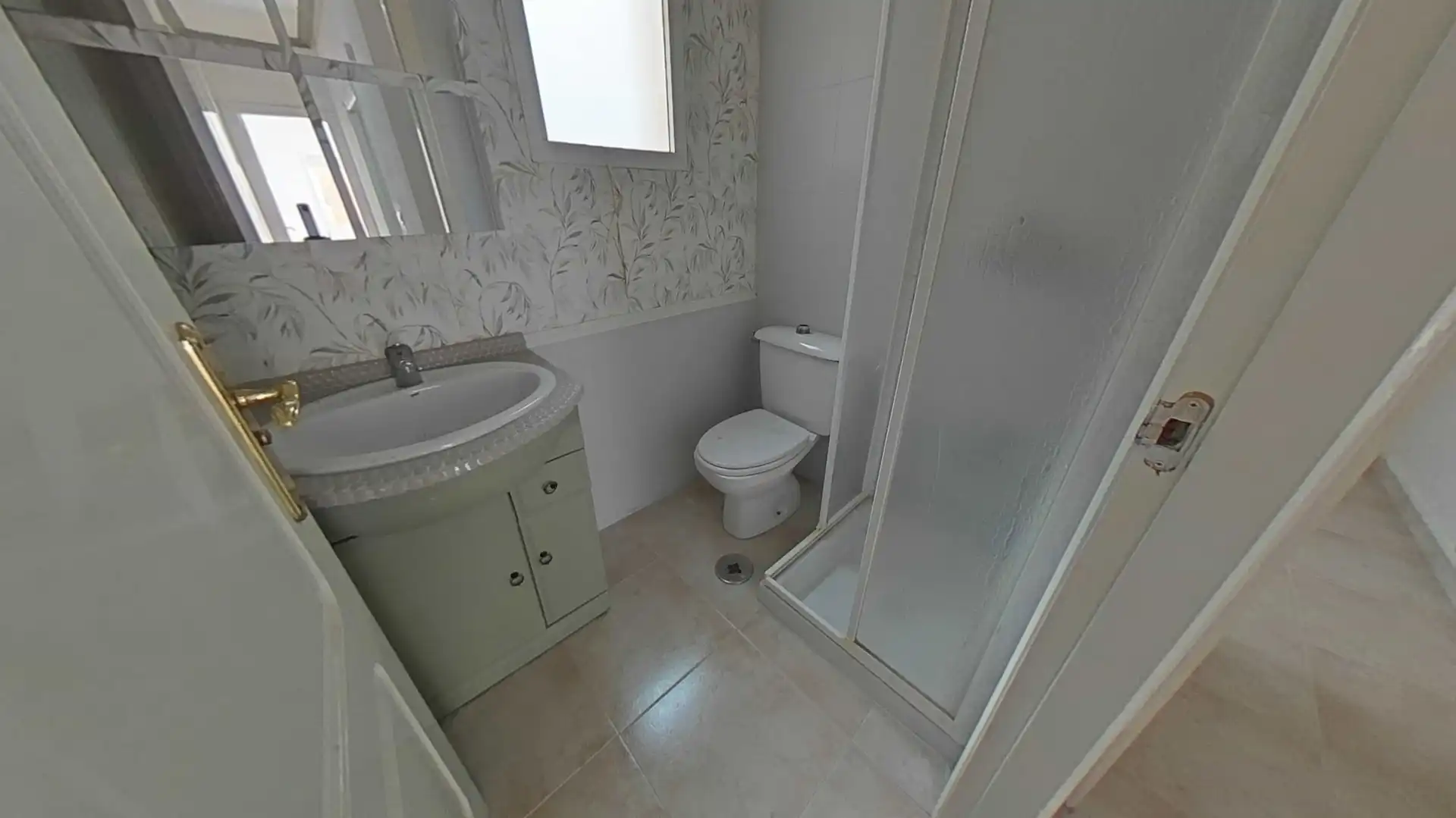 Baño de Piso en venta en Bigastro con Balcón