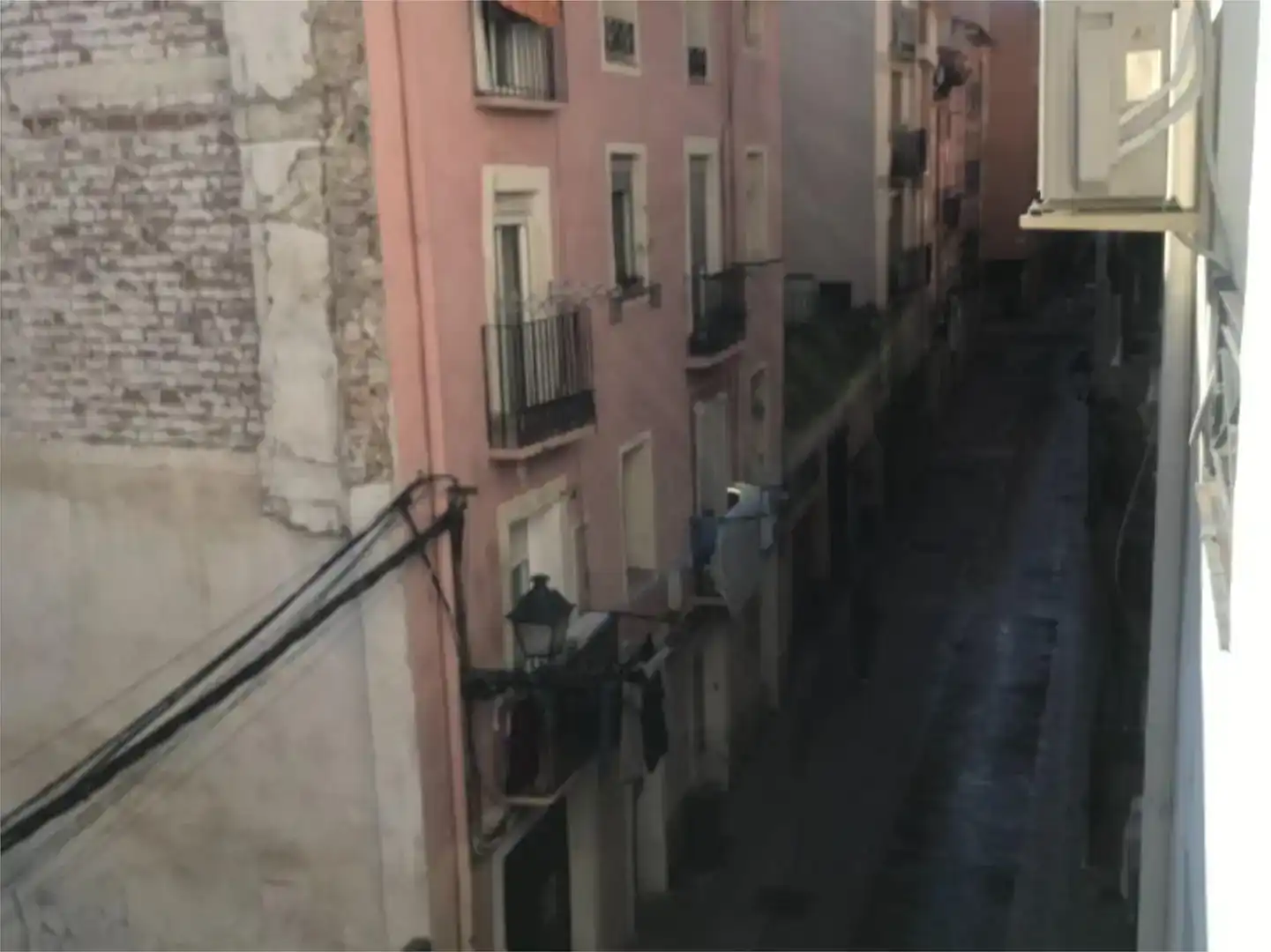 Außenansicht von Wohnung zum Verkauf in  Zaragoza Capital mit Klimaanlage und Balkon