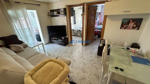 Foto 4 de Piso en venta en Calle Villalobos, Palomeras Sureste, Madrid Capital