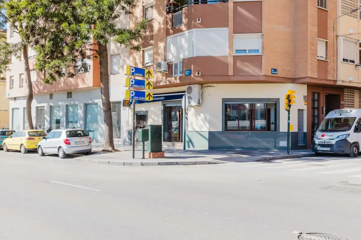 Außenansicht von Geschaftsraum zum Verkauf in Málaga mit Klimaanlage, Heizung und Terrasse