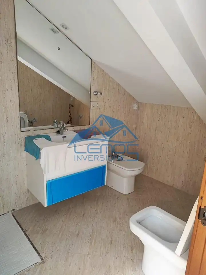 Bathroom of Houses for sale in Candamo  with Air Conditioner, Private garden and Terrace