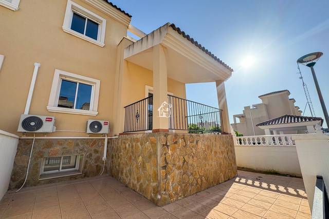 Casa-chalet en Alquiler en San Miguel de Salinas