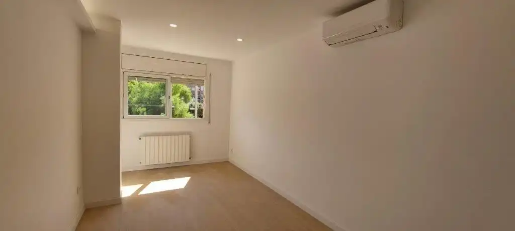 Habitación de Piso en venta en Sant Joan Despí con Aire acondicionado, Calefacción y Horno