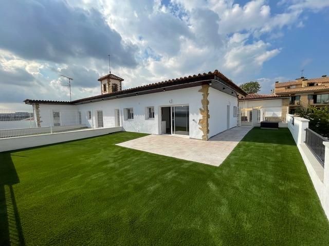 Exterior view of Flat for sale in El Pla del Penedès  with Parquet flooring and Terrace