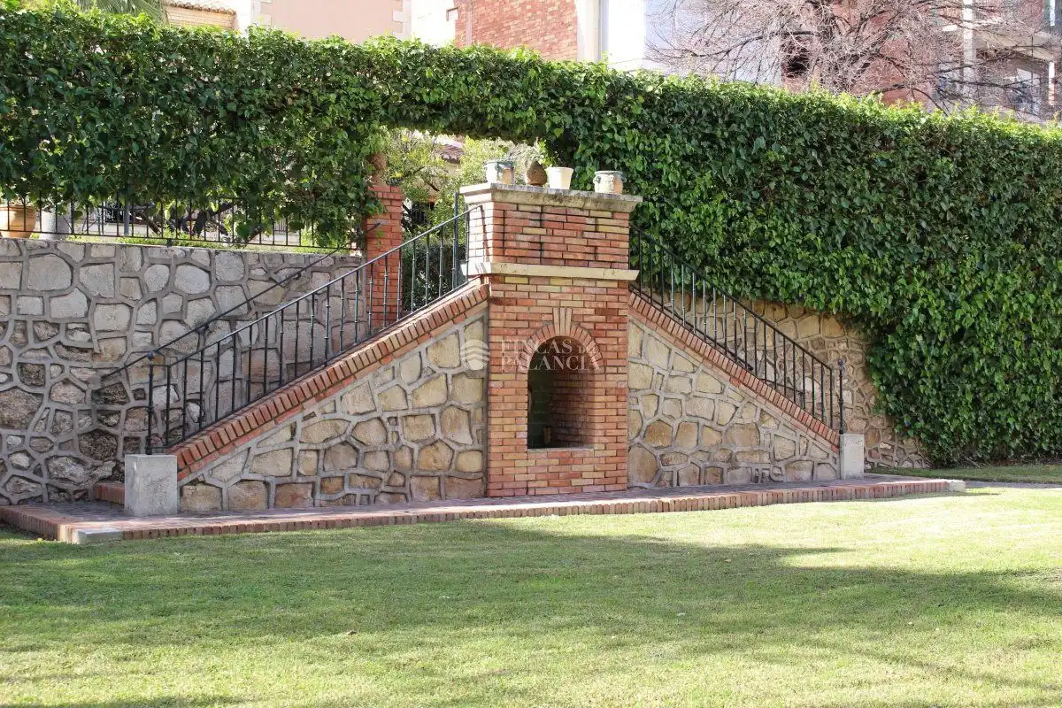 Jardí de Casa o xalet en venda en Segorbe amb Calefacció, Jardí privat i Terrassa