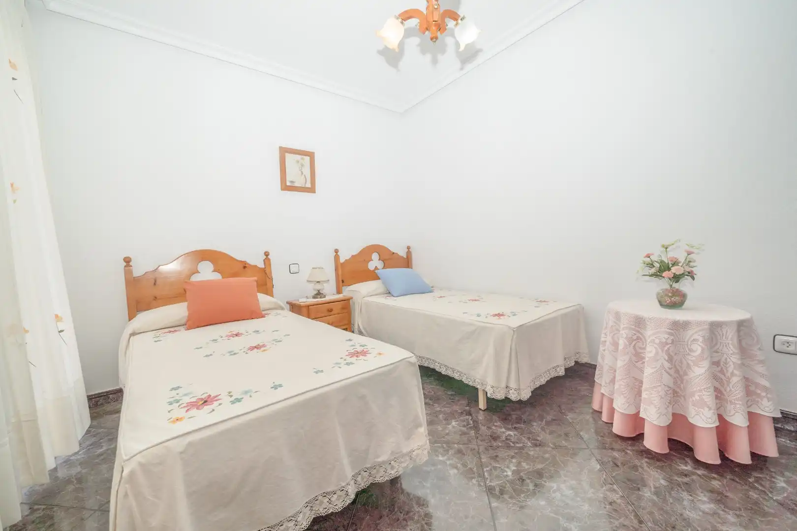 Dormitori de Casa adosada en venda en San Pedro del Pinatar amb Aire condicionat, Jardí privat i Terrassa