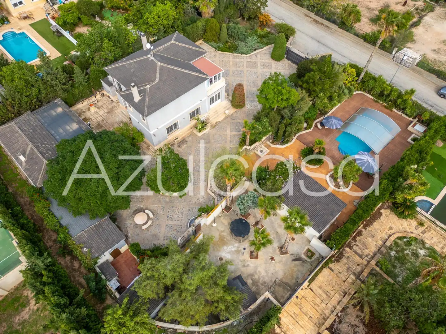 Vista exterior de Casa o xalet en venda en Alicante / Alacant amb Aire condicionat, Jardí privat i Terrassa