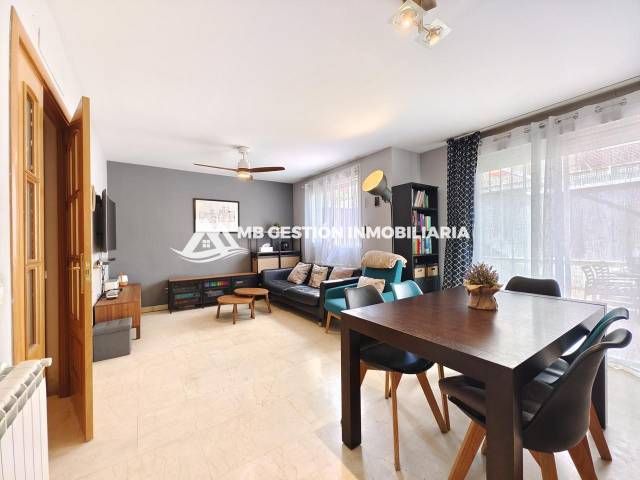 Casa adosada en Venta en De Luarca en La Serna