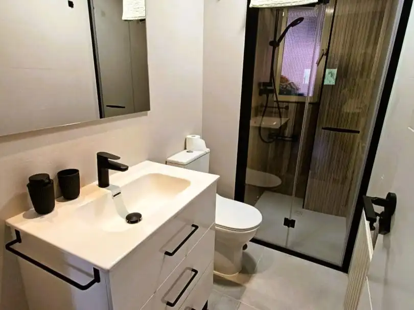 Bathroom of Flat for share in Norte