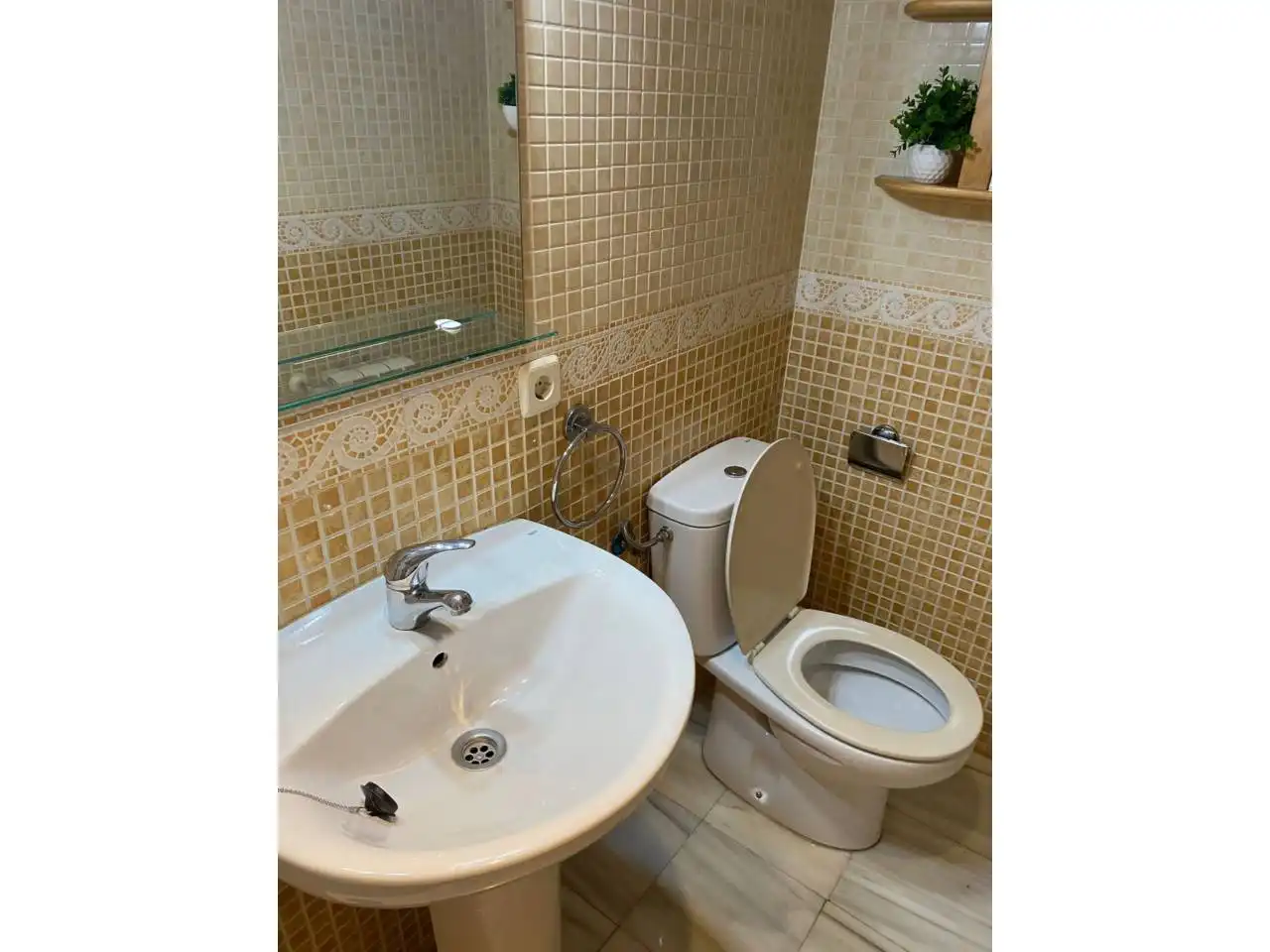 Baño de Piso de alquiler en Noblejas con Calefacción, Trastero y Amueblado