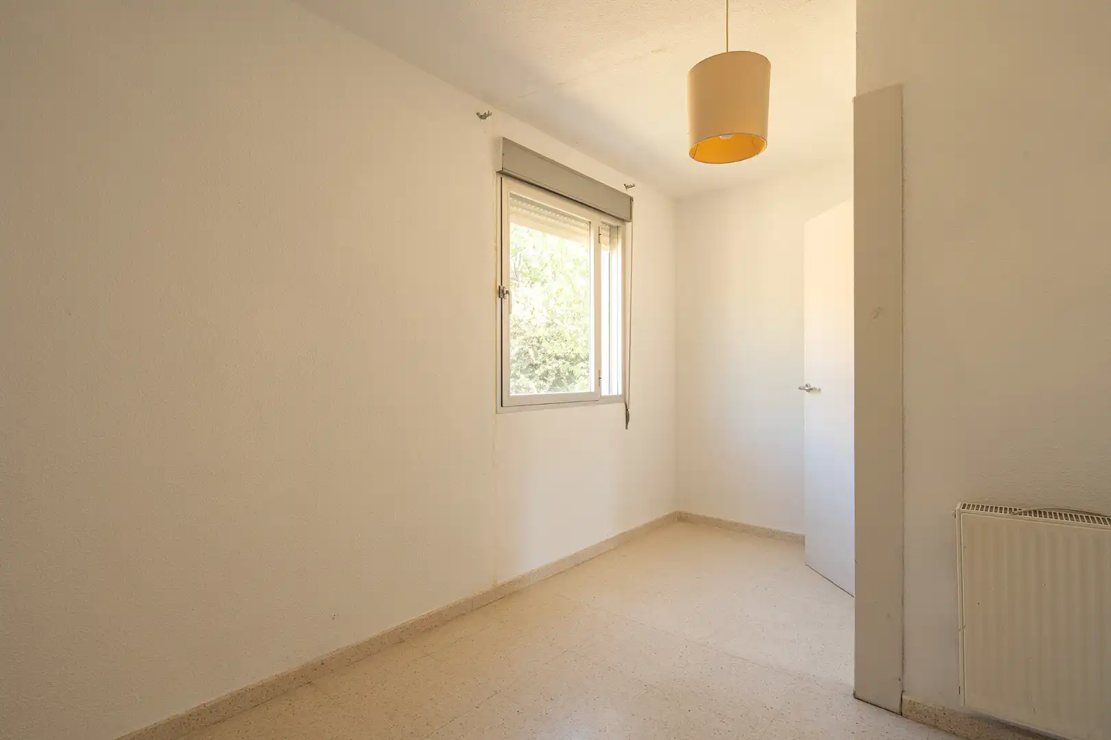 Habitación de Casa adosada en venta en Granada con Calefacción, Jardín privado y Terraza
