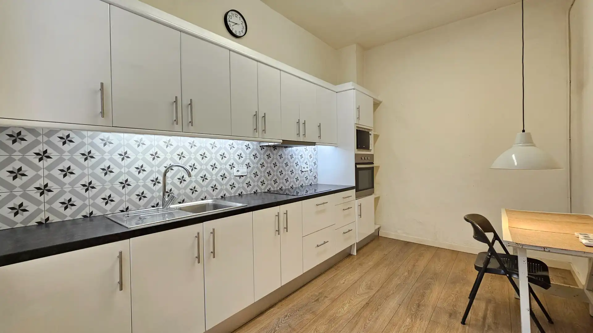 Küche von Büro zur Miete in Barcelona mit Heizung und Internet