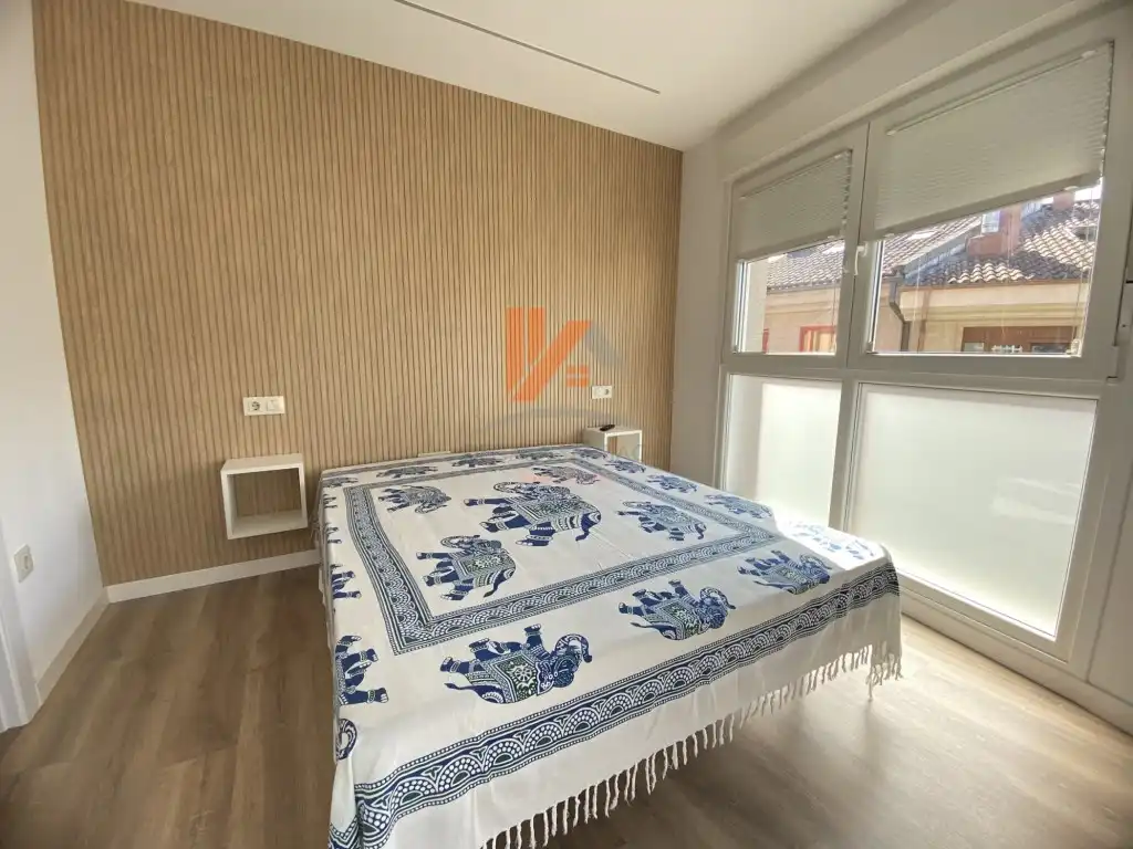 Bedroom of Apartments for rent in Santiago de Compostela   with Furnished