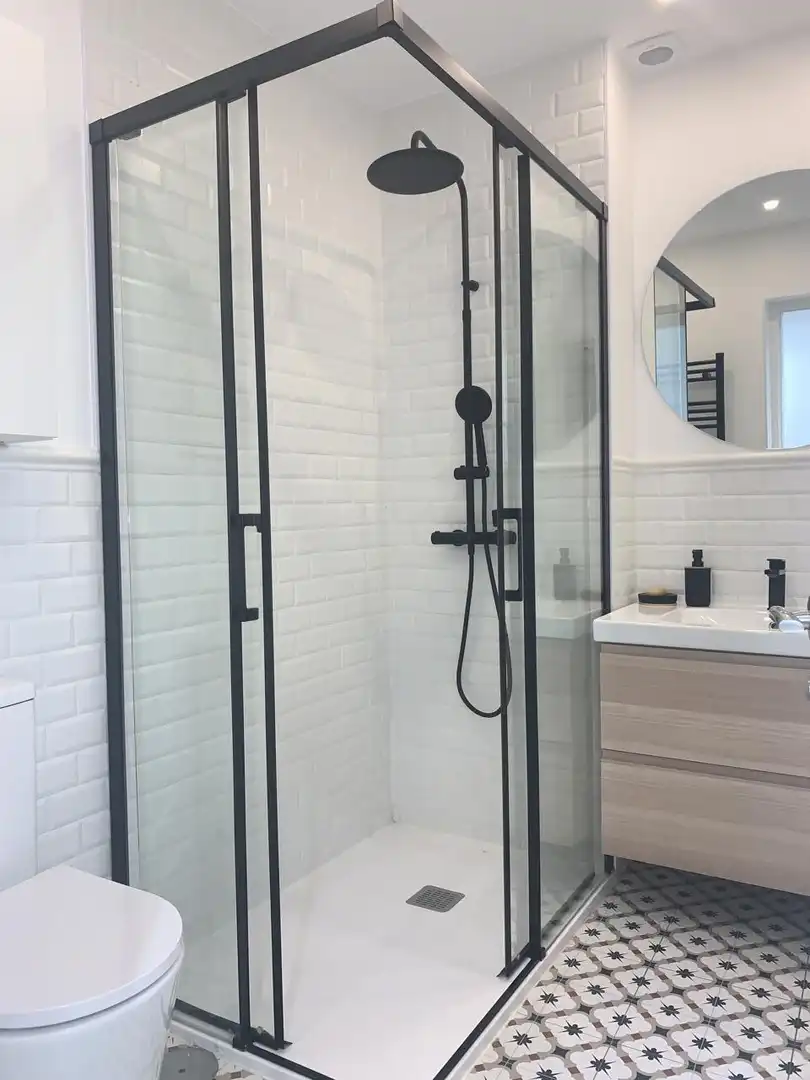 Bathroom of Flat for rent in Madrid  with Air Conditioner and Furnished