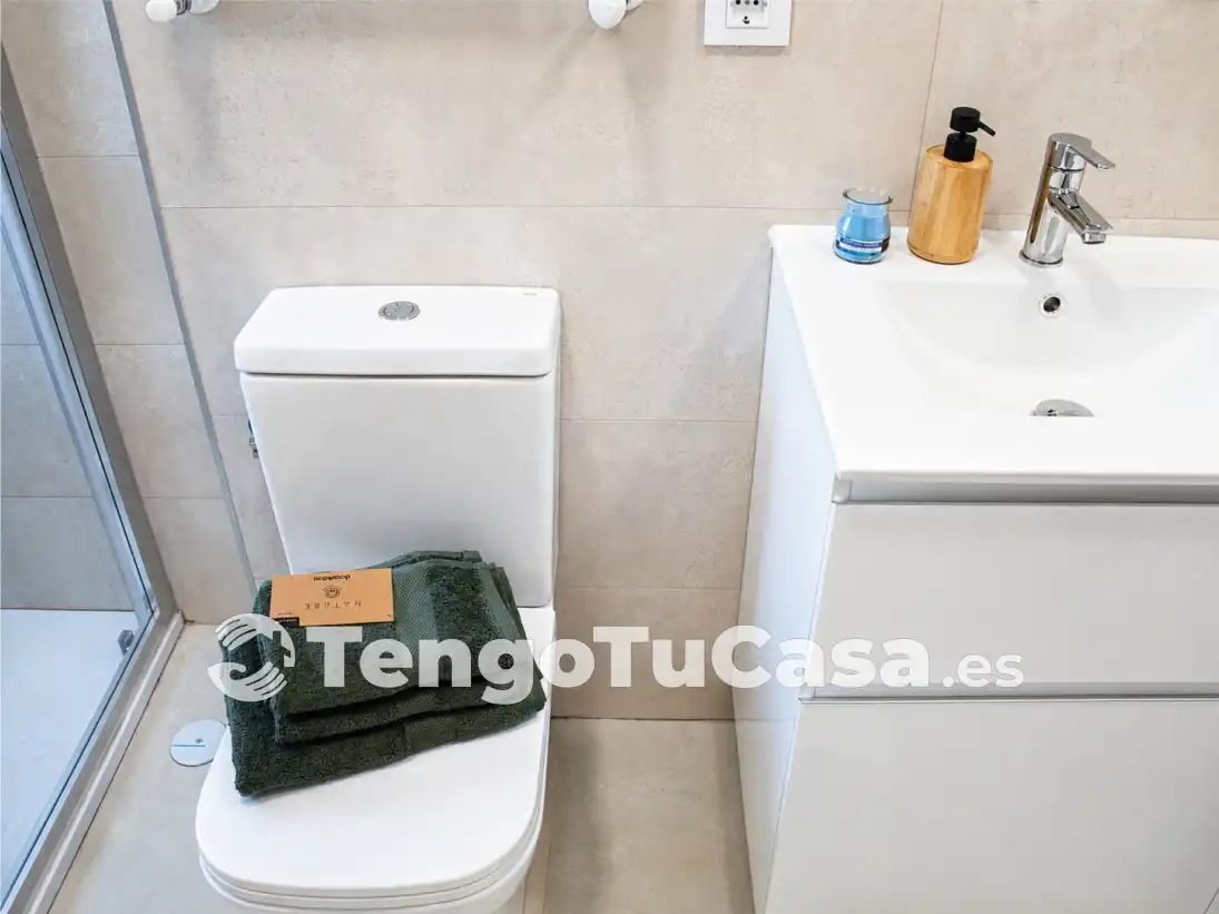 Badezimmer von Wohnung zum Verkauf in Madrid mit Klimaanlage, Heizung und Parkett