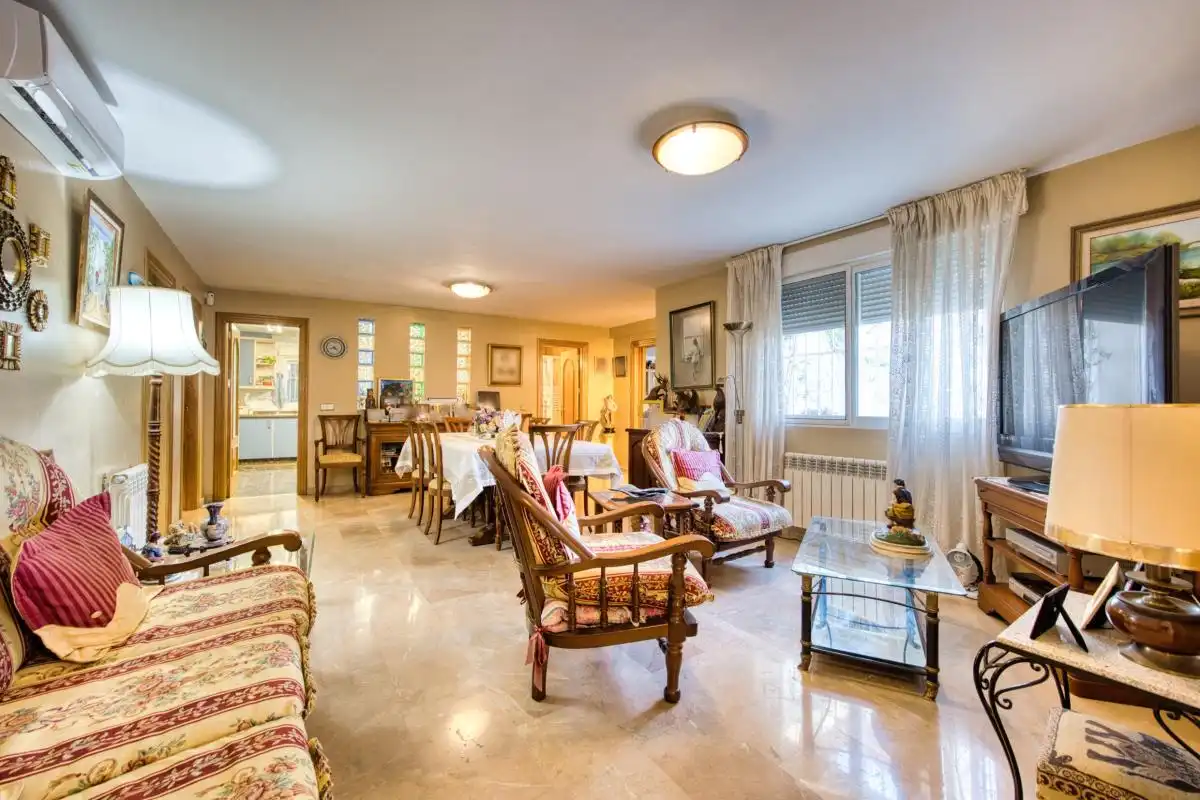 Sala de estar de Casa o chalet en venta en L'Alfàs del Pi con Aire acondicionado, Calefacción y Jardín privado