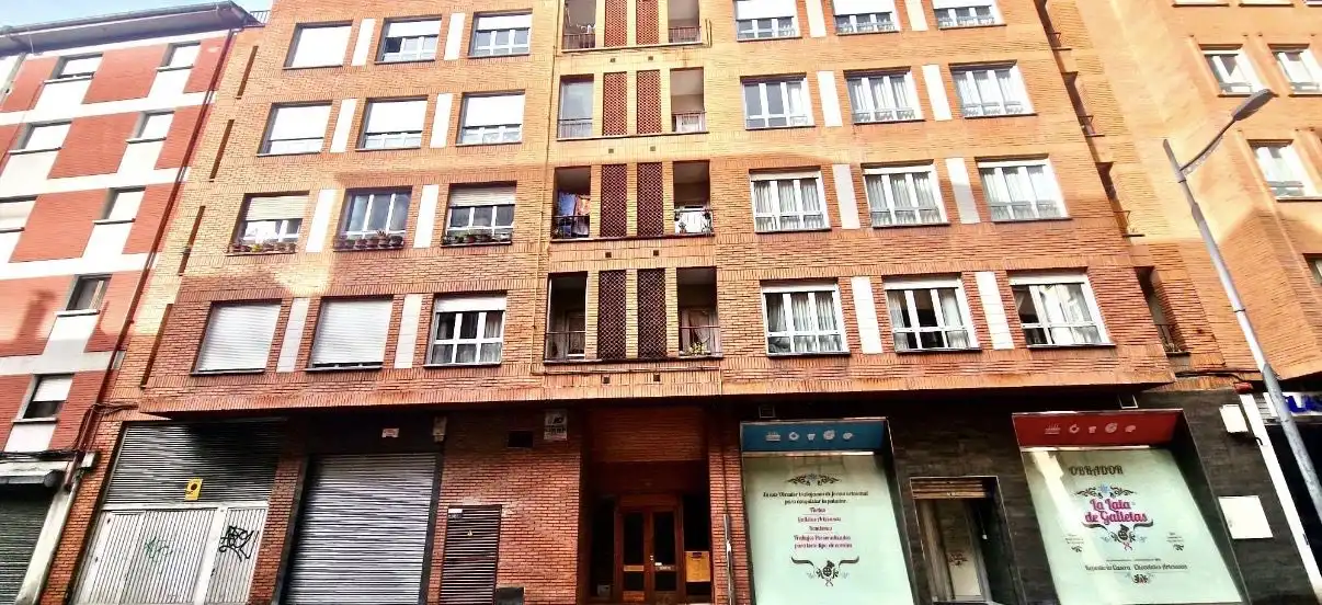 Vista exterior de Piso en venta en Mieres (Asturias) con Terraza y Trastero