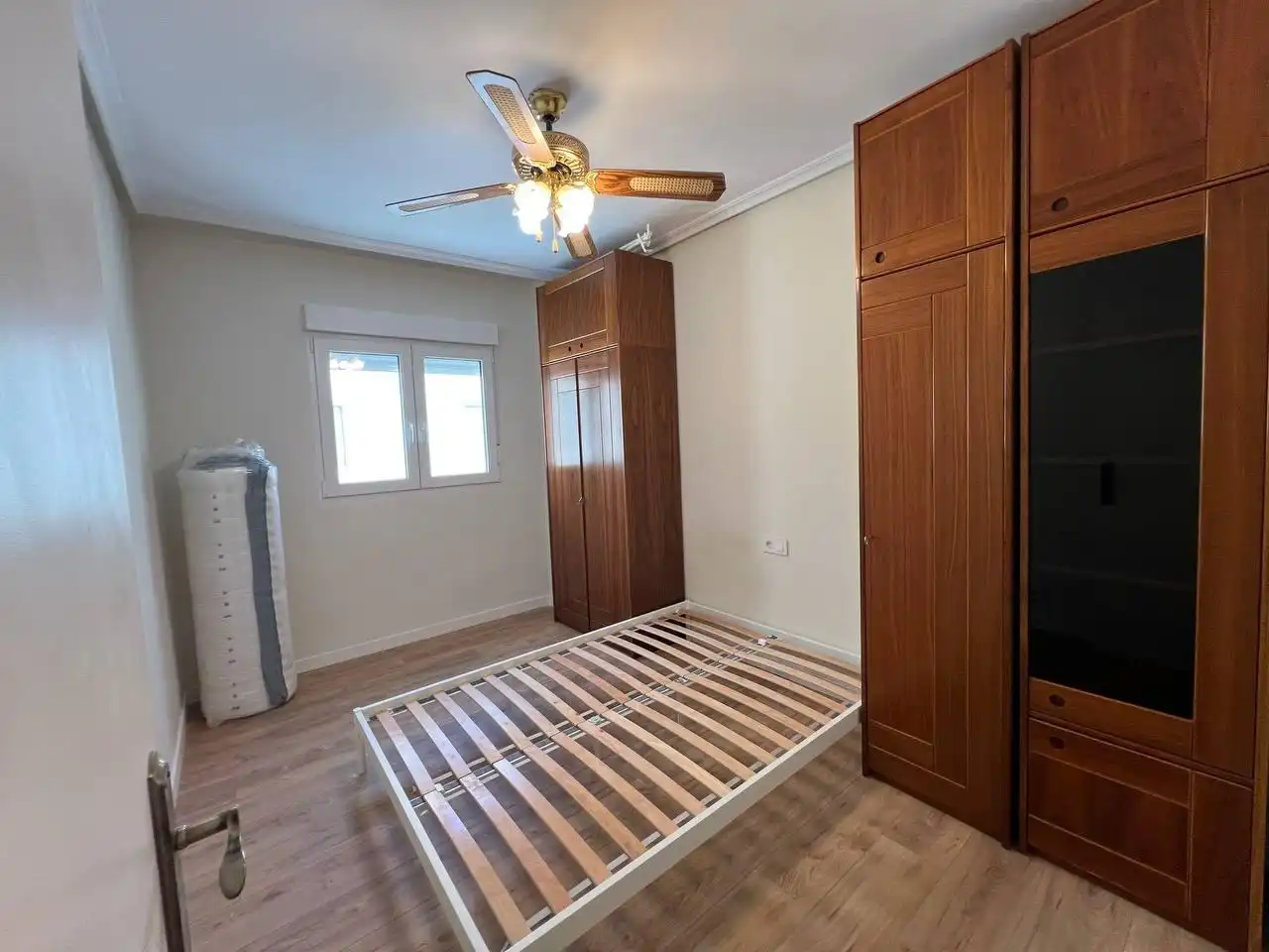 Habitación de Piso en venta en Alicante / Alacant con Aire acondicionado, Calefacción y Terraza