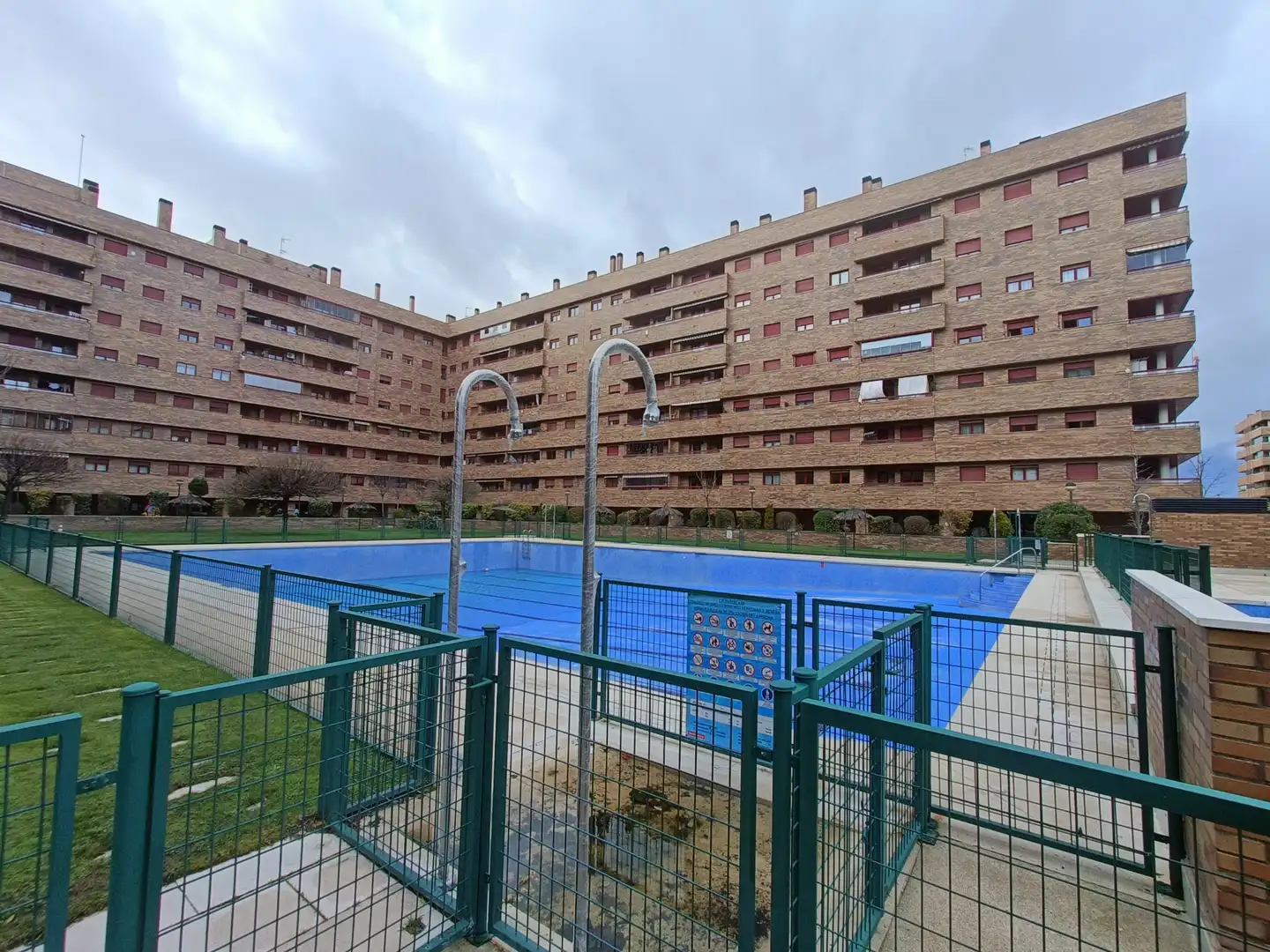 Piscina de Piso en venta en Seseña con Calefacción, Parquet y Terraza