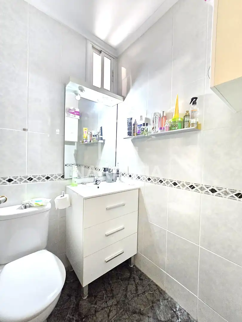 Baño de Ático en venta en Santa Coloma de Gramenet con Aire acondicionado, Parquet y Terraza