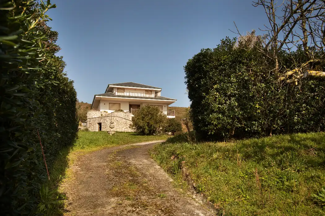 Exterior view of Houses for sale in Santa Cruz de Bezana  with Heating, Private garden and Parquet flooring