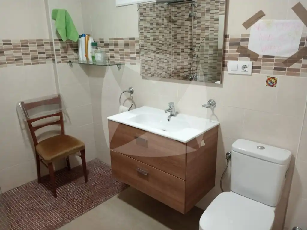 House with balcony for sale in Calle Cespedes, imagen 9