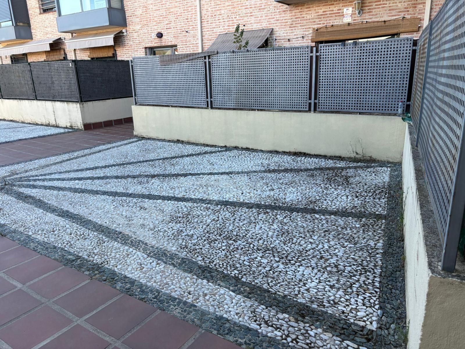 Garden of Flat for sale in Cedillo del Condado  with Air Conditioner, Terrace and Storage room