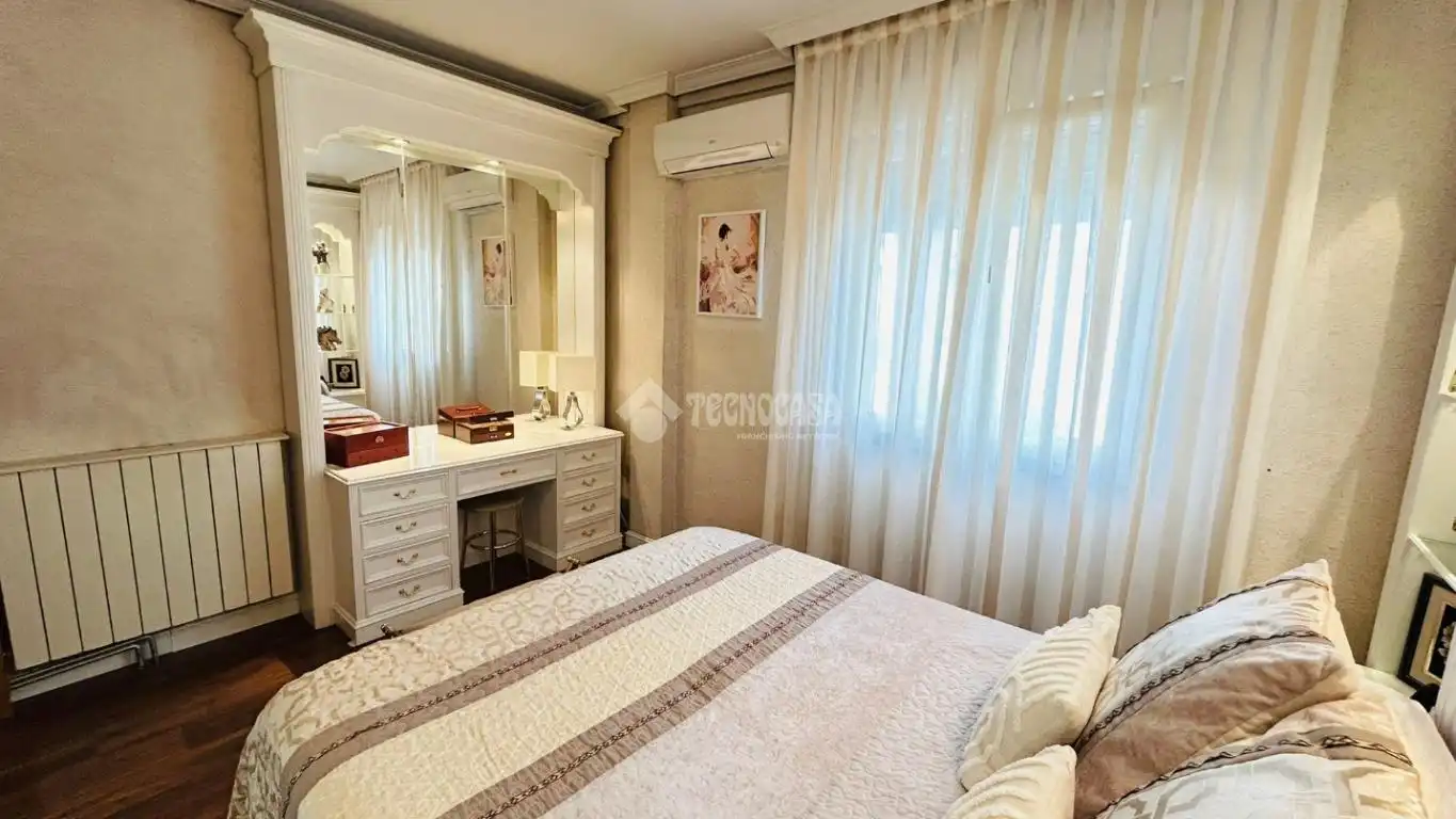 Habitación de Piso en venta en Madrid con Aire acondicionado, Calefacción y Jardín privado