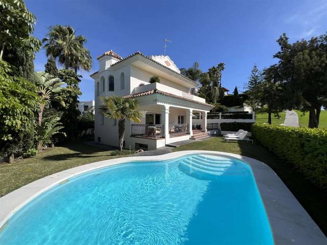 Casa-chalet en Venta en Guadalmina Alta