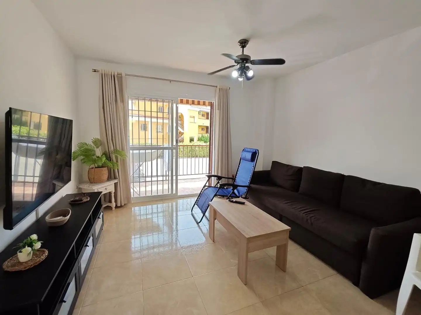 Wohnzimmer von Wohnungen zur Miete in Benalmádena mit Terrasse, Möbliert und Gemeinschaftspool