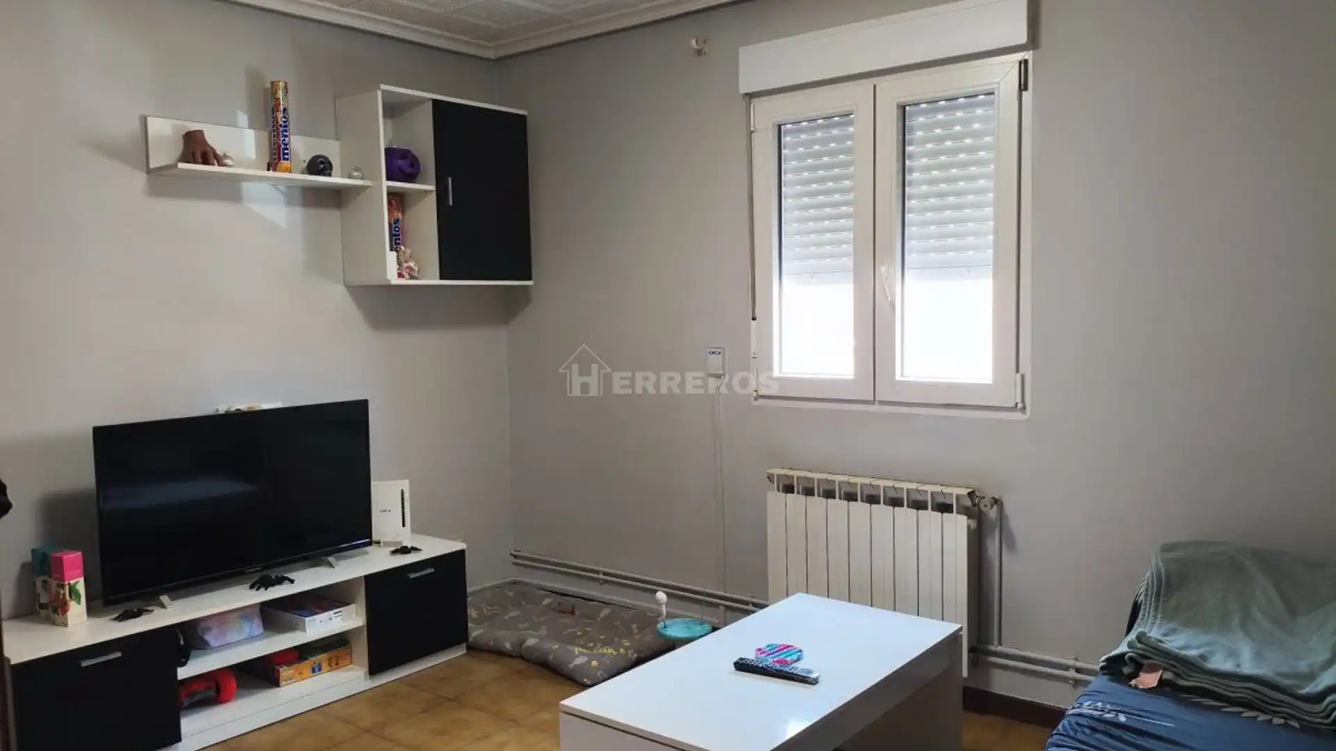 Living room of Flat for sale in  Logroño  with Heating and Furnished