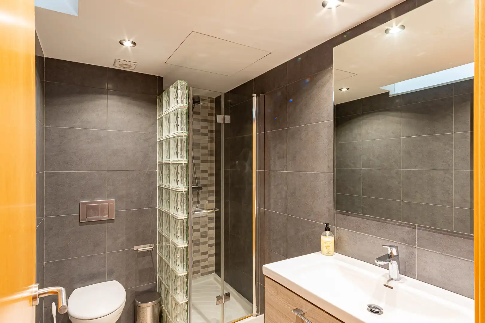 Badezimmer von Wohnung zum Verkauf in Llançà mit Klimaanlage, Heizung und Terrasse