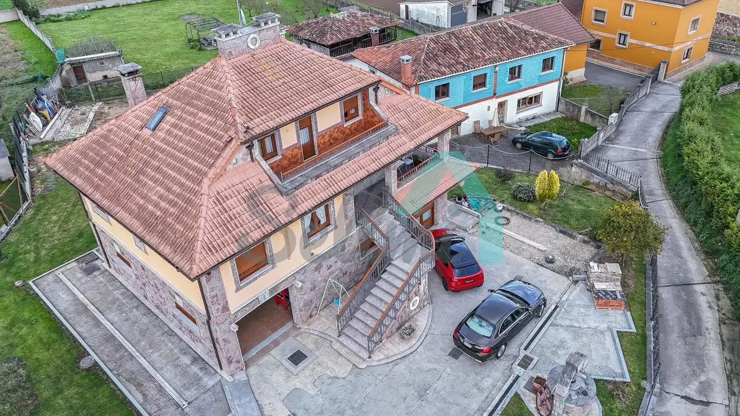 Houses for sale in Camíno De Castañéu, Viella - Granda - Meres
