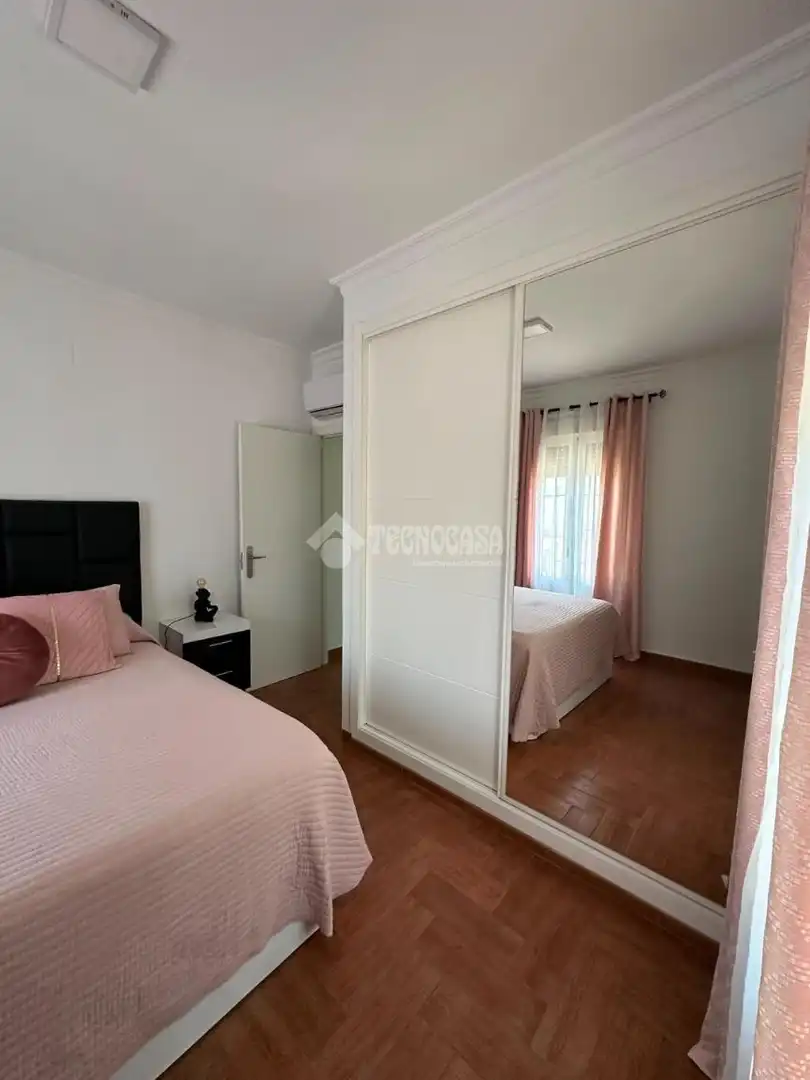 Dormitori de Pis en venda en Arcos de la Frontera amb Aire condicionat i Balcó