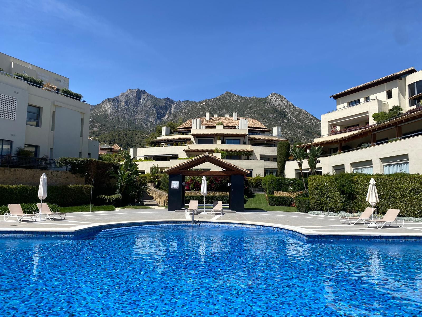Exterior view of Planta baja for sale in Marbella  with Air Conditioner, Terrace and Storage room