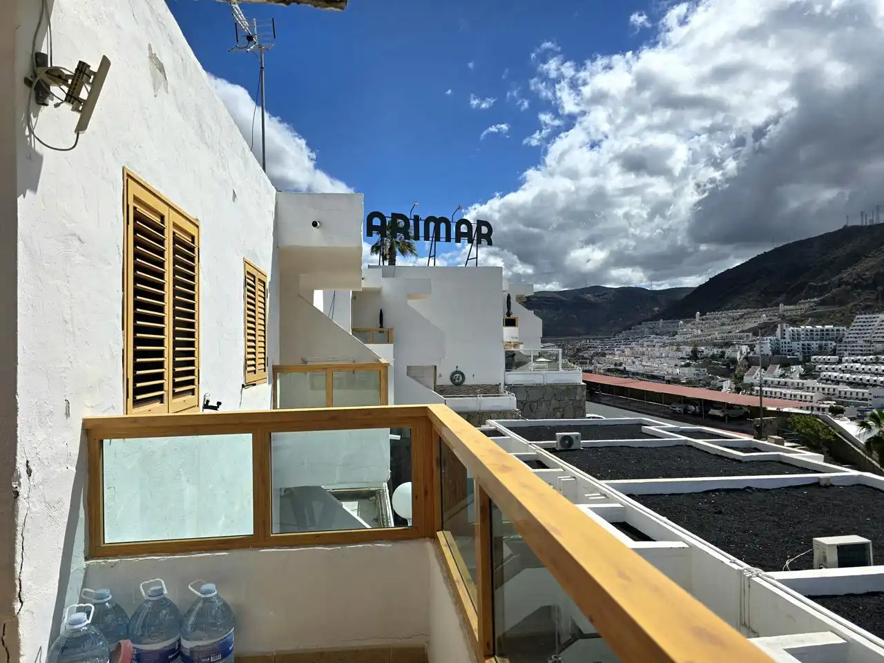Vista exterior de Apartament en venda en Mogán amb Moblat, Balcó i Piscina comunitària